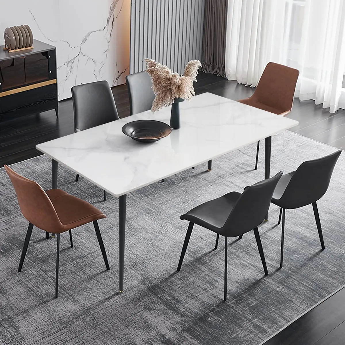 Mesa Marfil, Tablero efecto marmolizado blanco, patas negras con remates dorados